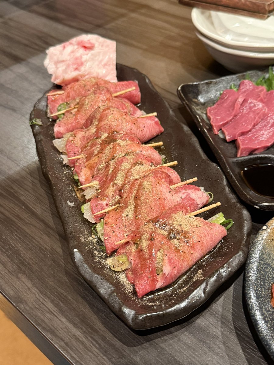 uzami_chan_'s tweet photo. ハシダさんが大好きな焼肉屋🥩

あたしもここだーーーーーいすき！！
とにかく安くて美味しいんよね
コーン茶無料やから無限に
飲んでる笑笑
ここのタンたまらんのよーー
改めて安ウマって神

天神橋店限定で石網ってのもよき🪨
近くに本店あるけどあえてこっちに！

📌万両 大阪/天神橋店 https://t.co/Zbe8VtSy8h