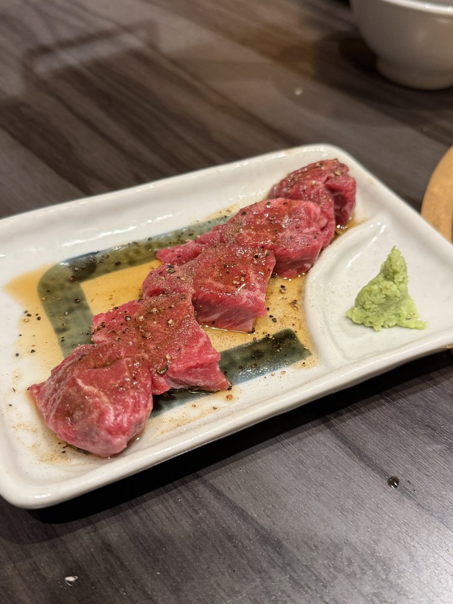 uzami_chan_'s tweet photo. ハシダさんが大好きな焼肉屋🥩

あたしもここだーーーーーいすき！！
とにかく安くて美味しいんよね
コーン茶無料やから無限に
飲んでる笑笑
ここのタンたまらんのよーー
改めて安ウマって神

天神橋店限定で石網ってのもよき🪨
近くに本店あるけどあえてこっちに！

📌万両 大阪/天神橋店 https://t.co/Zbe8VtSy8h