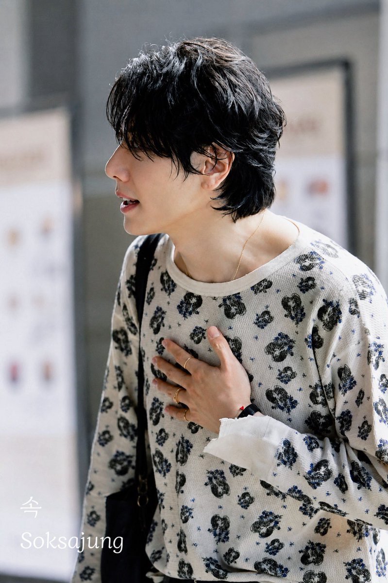 Soksajung's tweet photo. 260705 박효신 베토벤 퇴근길

#박효신 #parkhyoshin #베토벤 #퇴근길 https://t.co/L1NltOhXVQ