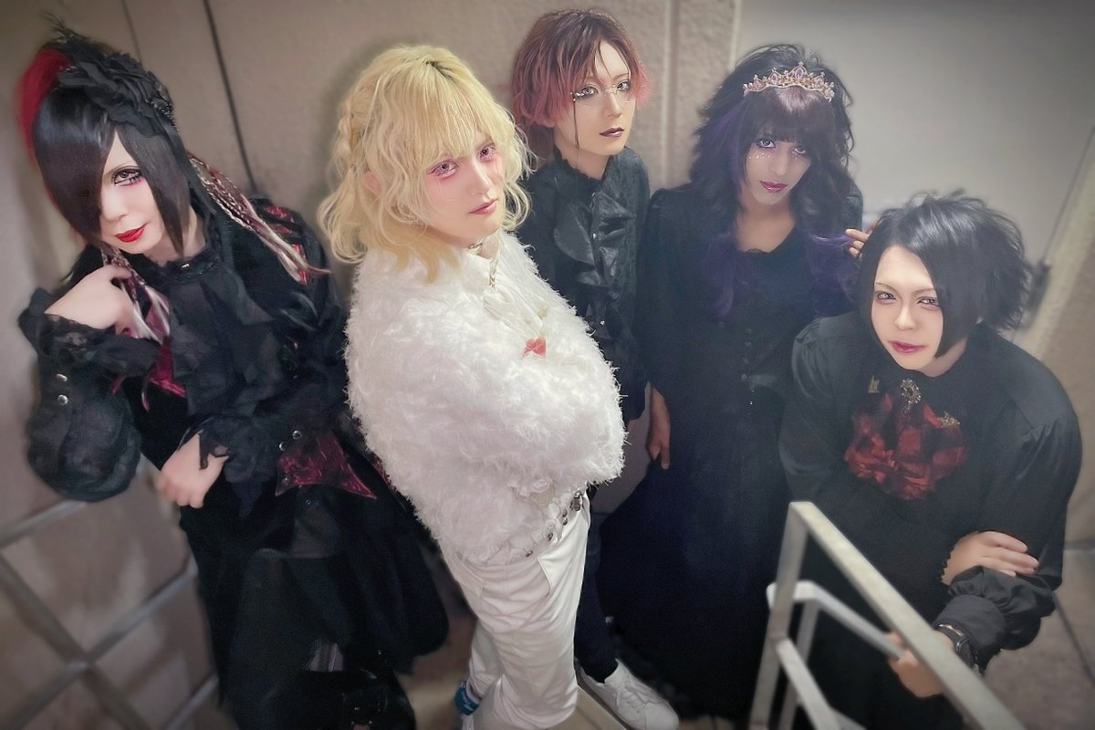 Rotten_Apple_jp's tweet photo. 【THANX】

07.06(Mon) @池袋EDGE
EDGE Ikebukuro presents
cultivate common values #125

☠️SET LIST🍎

1. Reincarnation
2. Farfalla
3. レザレクション
4. My Dear Nocturnal
5. Яotten Apple https://t.co/yWfM15eIKI