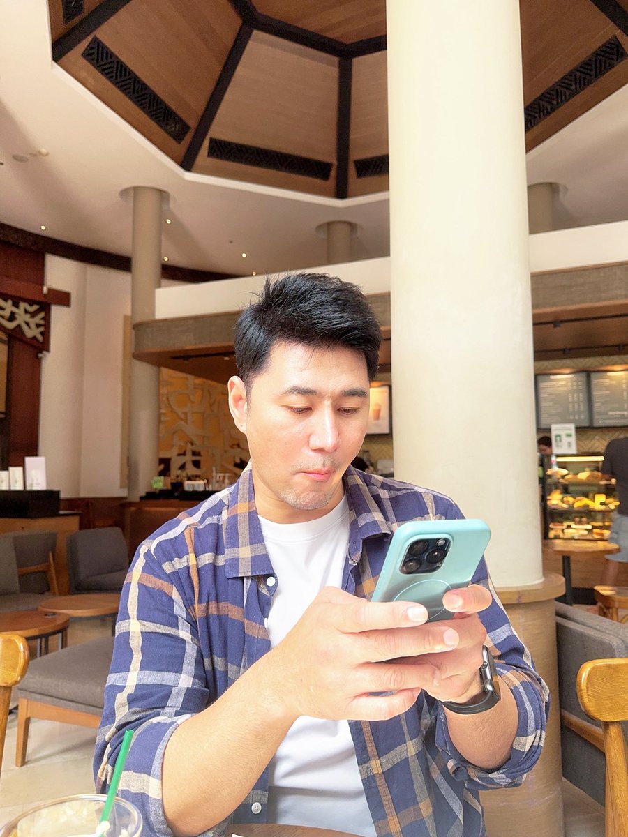 Undomiel126's tweet photo. Coffee gives me energy. You give me butterflies 😜💗🐻‍❄️ https://t.co/s7v29fxZ9l