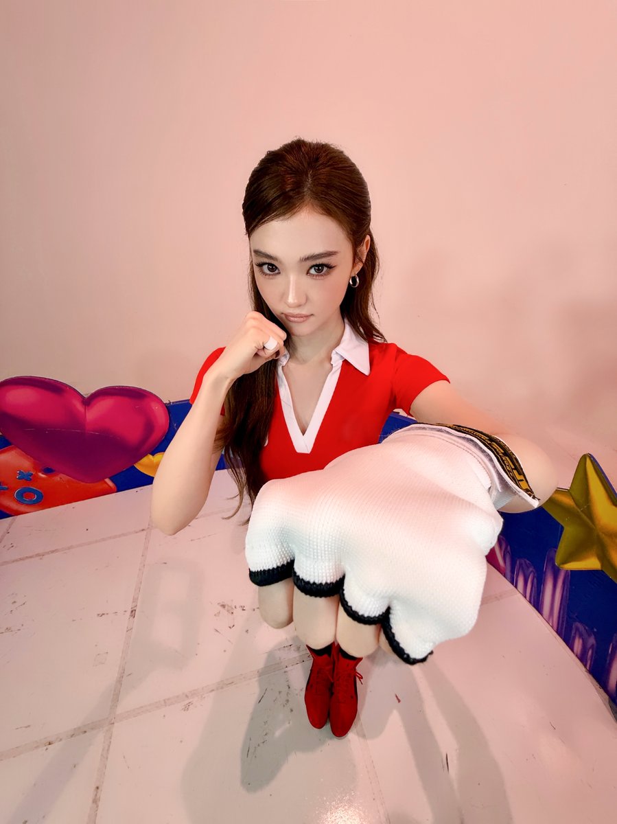 MEOVV_talk's tweet photo. [💜]

🥊🥊

#ELLA #엘라
#MEOVV #미야오 https://t.co/K1J0OEbxXZ