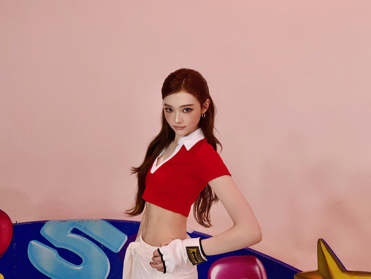 MEOVV_talk's tweet photo. [💜]

🥊🥊

#ELLA #엘라
#MEOVV #미야오 https://t.co/K1J0OEbxXZ