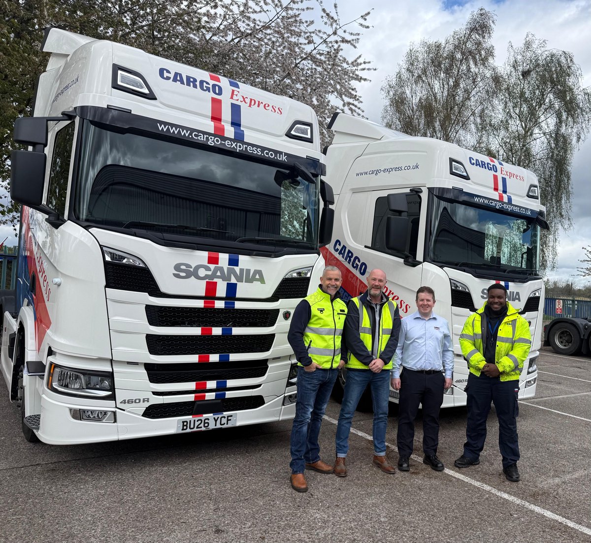 keltruck's tweet photo. @ScaniaUK @ScaniaGroup @JarrodV8Power @ScaniaArgentina @TRATON_GROUP @davemor66816340 @RustyWarn @SFletch8 @PhilHolmes129 #MeetTheTeam: #Keltruck #Scania's @JarrodV8Power is passionate about product logistics & driver training, helping our customers achieve higher MPG returns and improving driver performance.
β‘οΈ https://t.co/6OMi72fGdv
β‘οΈ https://t.co/GukkiWlGFr
#DriverTraining #YouCanHaveTheBest https://t.co/wYxNaidmOL