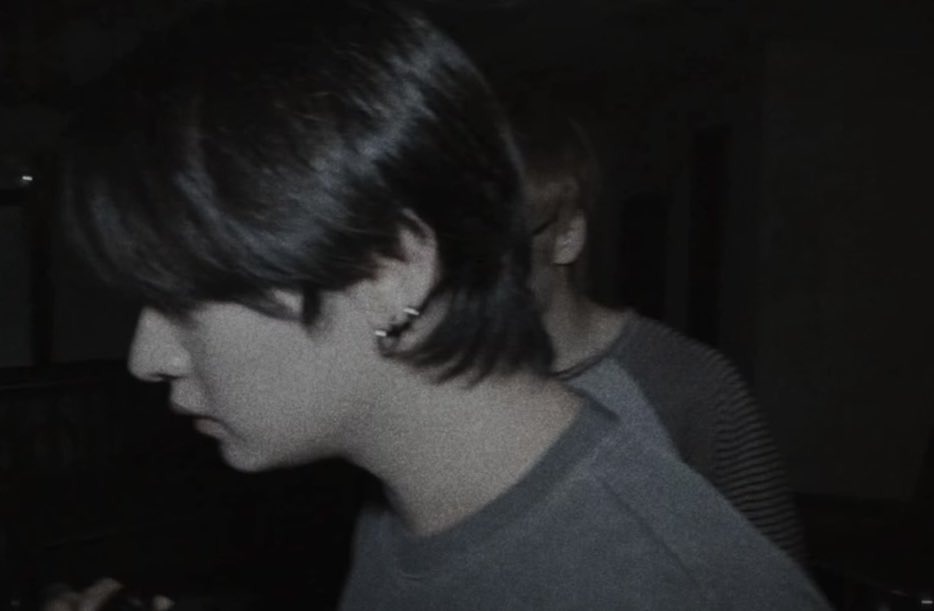 shoyoskz's tweet photo. this kinda old summer horror movie concept hmmmm they look so good https://t.co/X5VdOLOd8m