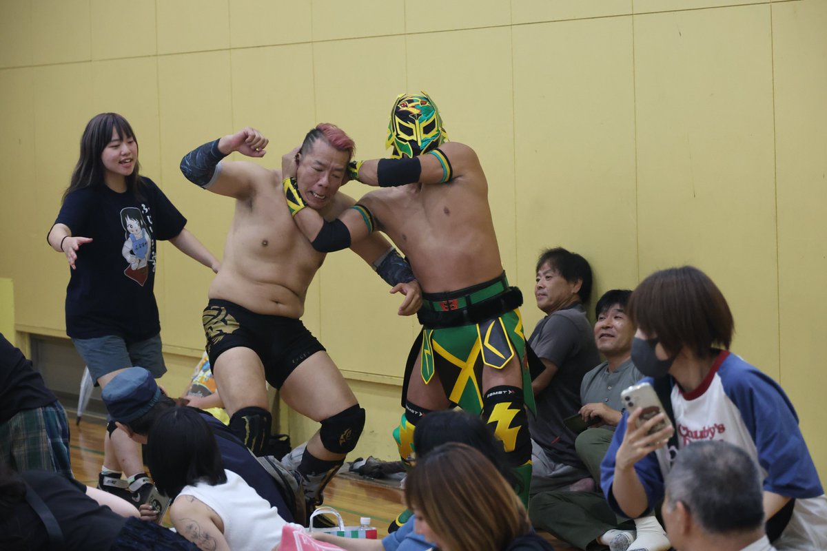 maloshiさん専用　マスク・レガース ライジングKID選手のマスク、腰ローブ、ニーパッド、レガースを制作