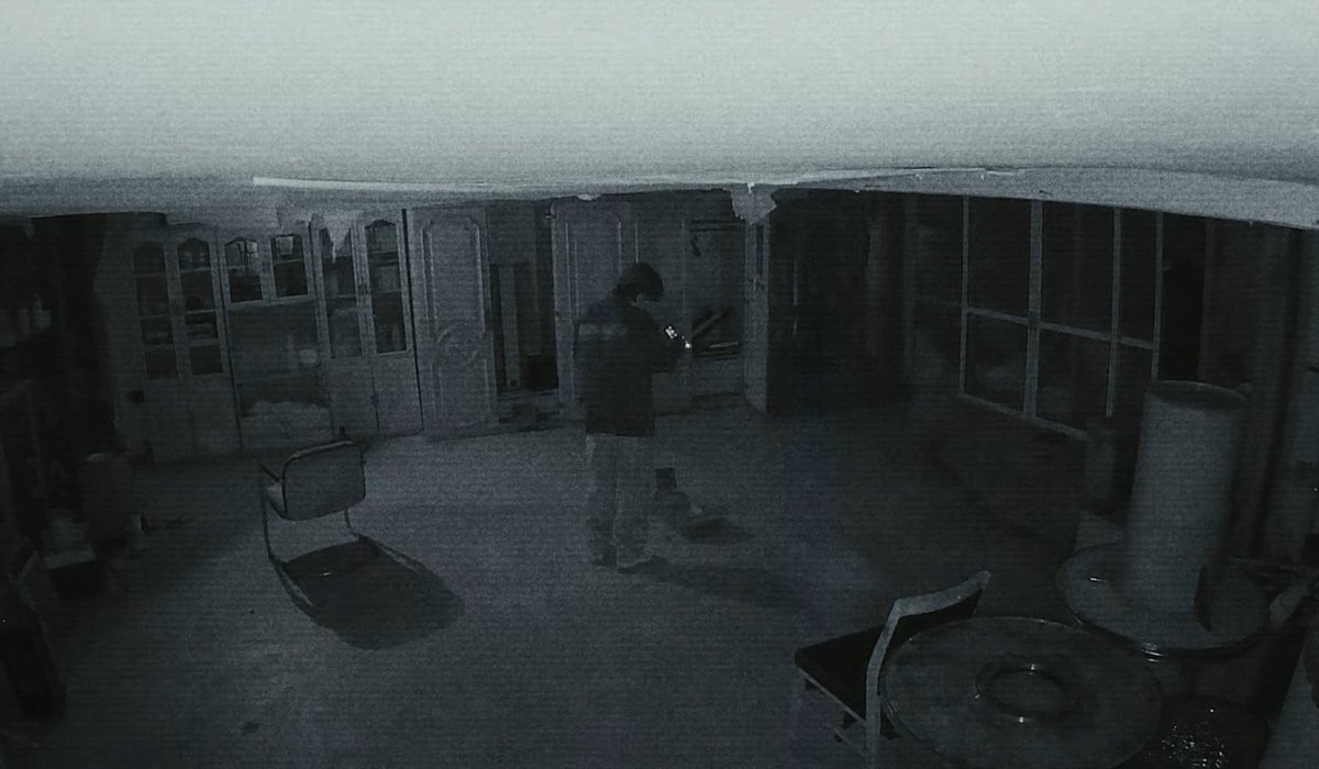 MlNHORIZON's tweet photo. of course it's leeknow who's roaming rooms alone, taking the lead, and knocking on doors during their visit to a haunted place 😭 it's a dream come true for him https://t.co/bynuWeerIk