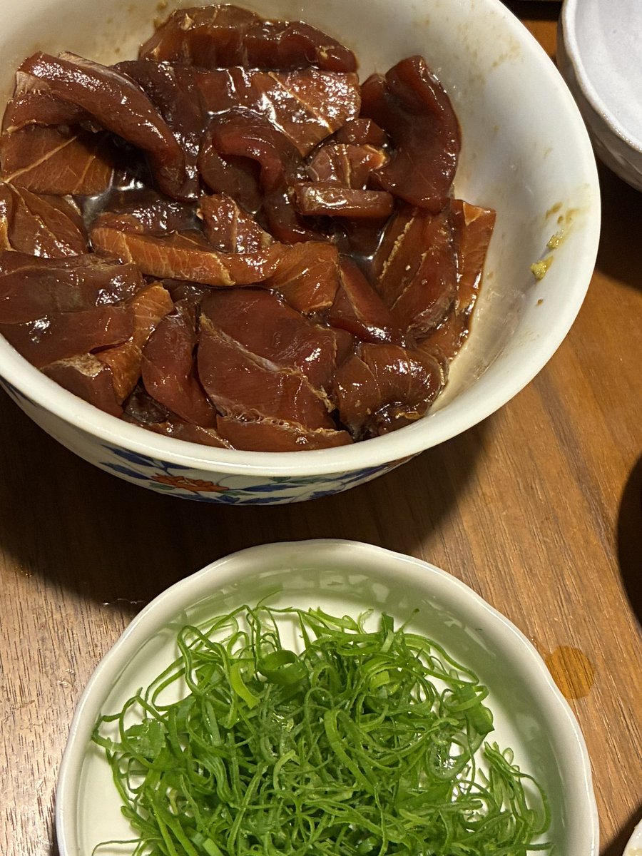hozuming's tweet photo. マグロ🍣（寿司はない） https://t.co/8hHWIUtzn9