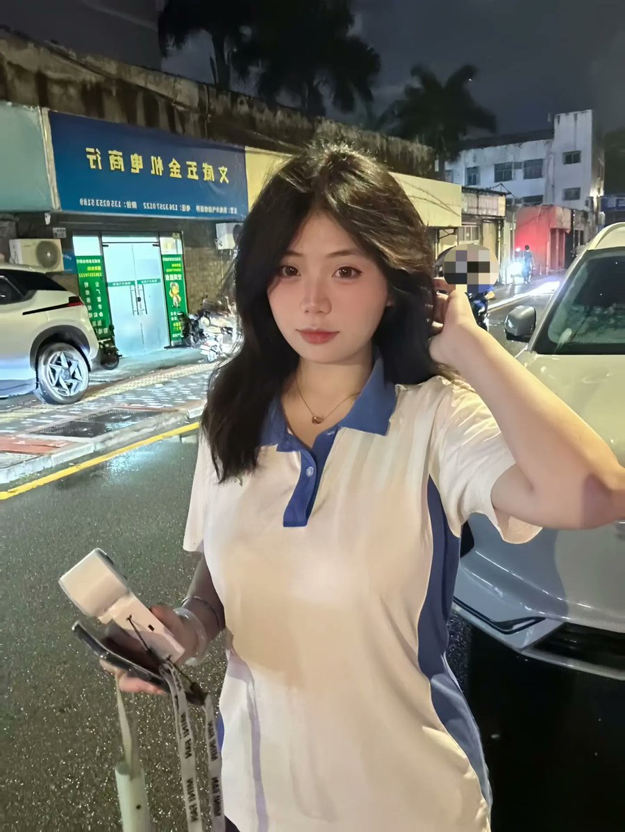 queenLionv's tweet photo. 如果可以 我想放慢和你在一起的每一秒  #深圳校服 #女高 https://t.co/OzQvbxiZSO