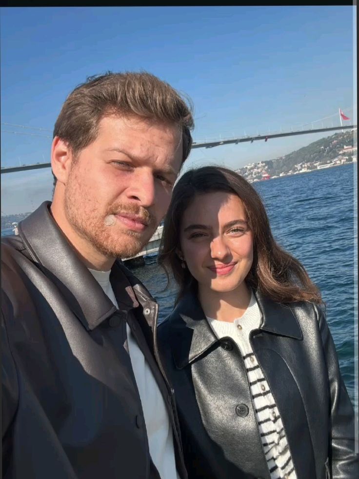 elifdenzs's tweet photo. Herkes bu twiti en sevdiği #OrEl fotoğraflarıyla alıntılasın🥹🫶🏻 https://t.co/UlaIaSpEXx