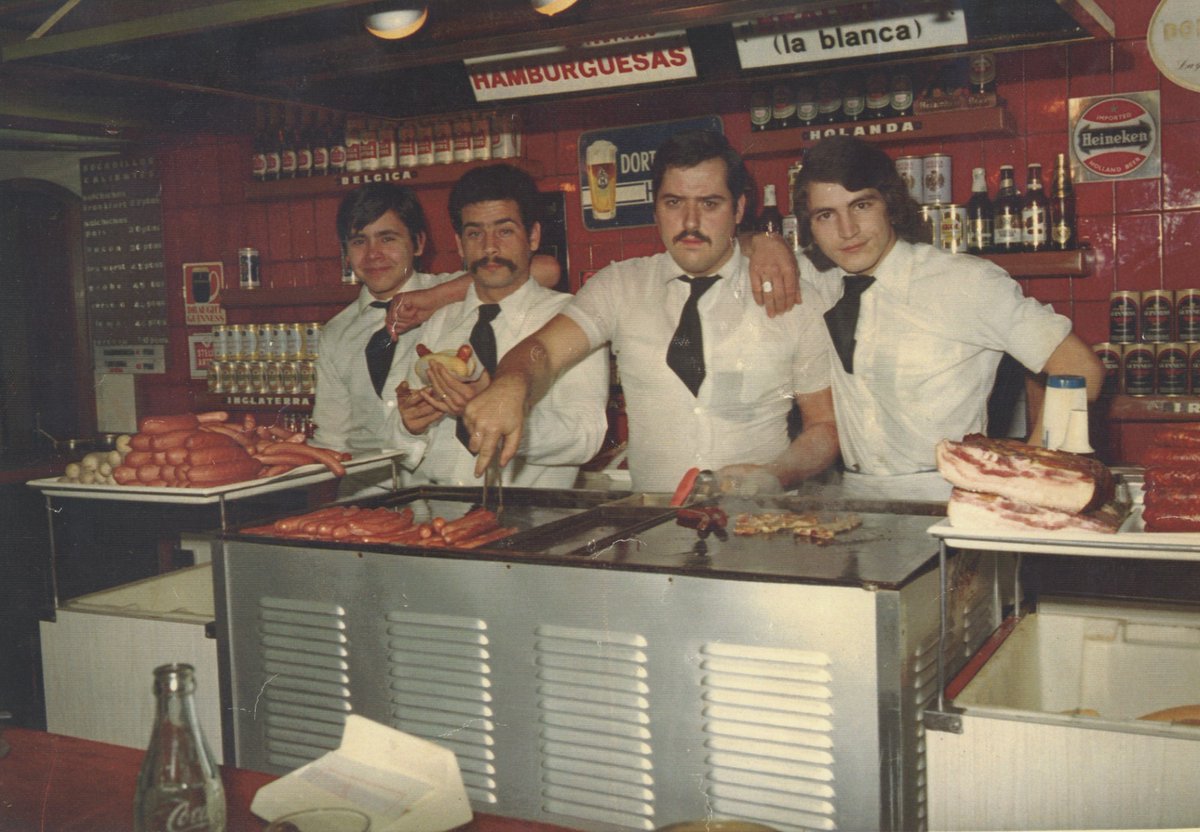 frankfurtvalles's tweet photo. Aquesta foto no és decoració.
És l’origen.
Quan tot es feia amb les mans, amb ofici i orgull.
I la planxa ja marcava el ritme molt abans que existís el màrqueting.
Aquest esperit continua viu avui.
📍 Terrassa · Barcelona · Badalona
#CasaVallès #ElsDeSempre #Autenticitat https://t.co/39P5djfEfA