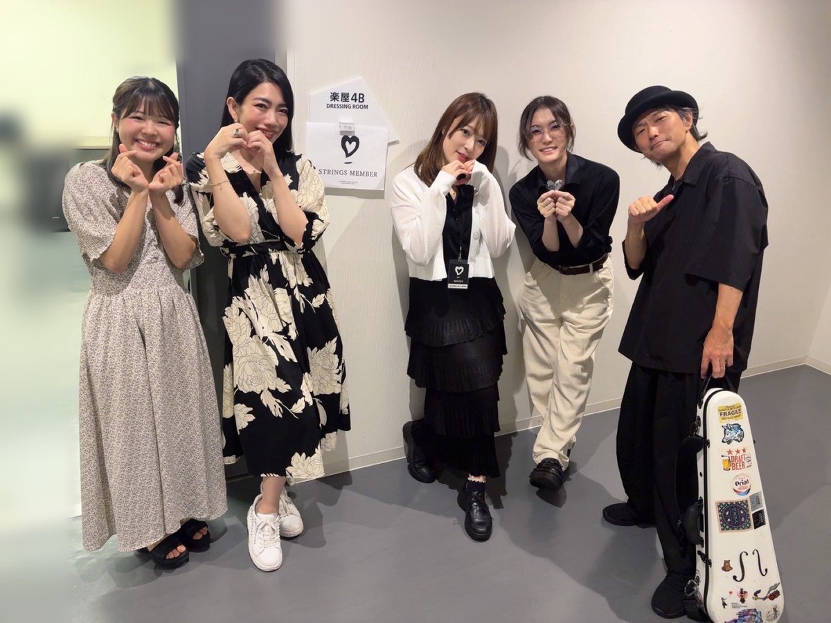 Raycellist's tweet photo. 赤西仁さんのライブ「JIN AKANISHI HEART LIVE 2026」@東京ガーデンシアター、ストリングスで参加しました！

赤西さんのカッコいい曲と歌、そしてブチアゲな照明でテンションアゲアゲな3日間！メンバーの皆様や音響チームさんにもお世話になりました！
チェロにエモい旋律が結構多くて…！やったね！ https://t.co/TBKFN3F9AT