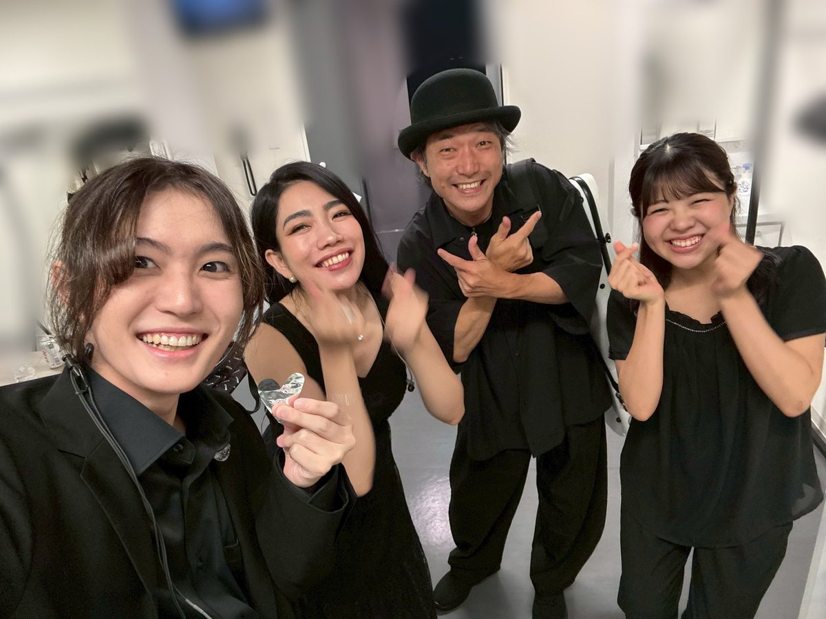 Raycellist's tweet photo. 赤西仁さんのライブ「JIN AKANISHI HEART LIVE 2026」@東京ガーデンシアター、ストリングスで参加しました！

赤西さんのカッコいい曲と歌、そしてブチアゲな照明でテンションアゲアゲな3日間！メンバーの皆様や音響チームさんにもお世話になりました！
チェロにエモい旋律が結構多くて…！やったね！ https://t.co/TBKFN3F9AT