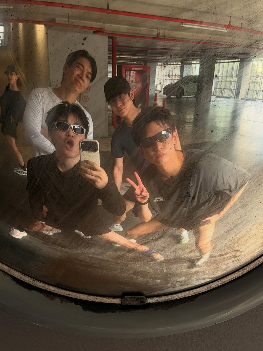SupanutOfficial's tweet photo. [ 260706 ] 🐏 @supanut_l ✦ vannav vannavv IG post update ✦

#supanut #Myaries https://t.co/eqEtCIb8xJ