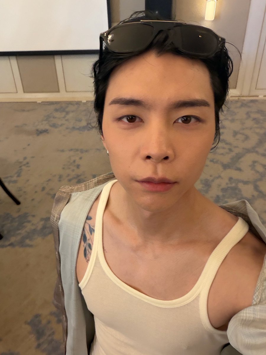 jaehyunthecat's tweet photo. ช่วง���ิเค้าอ้วนขึ้นมั้ย              เทออ้วนพิ่ก่รัก
ทิ่รักว่าเค้าอ้วนหรอ😡          ห่ะ😓 https://t.co/3mvVM4olld