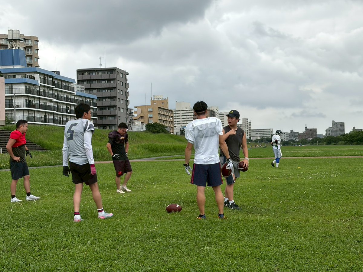 Seagulls_tokai's tweet photo. 📢練習報告

7/5(日) 9:00〜
@多摩川六郷橋緑地グラウンド

梅雨本番で雨が続く中、2週間ぶりに練習しました！
久々の練習でしたが、ガッツリプレーを合わせました💪

選手、マネージャー大募集中です！
見学・練習参加、お気軽にお問合せください！

#東海シーガルズ #アメフト https://t.co/tL4Adyd2hS