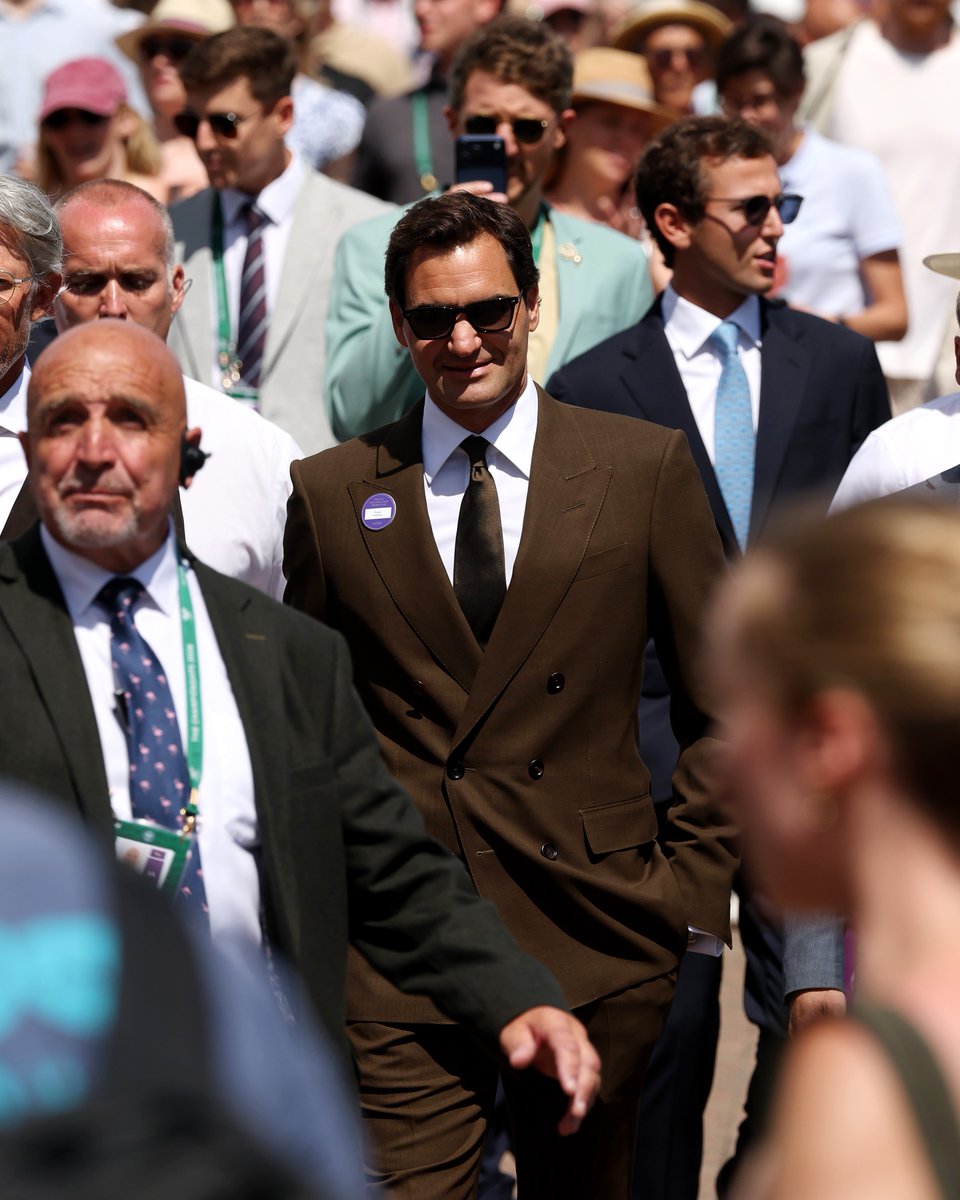 tntsports's tweet photo. AURA 🔥 

Roger Federer arrives at Wimbledon in style 😎 https://t.co/2RN35ApvjJ