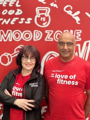 UKFranchising's tweet photo. From property and hospitality to multi-unit fitness success 💪 Olga Cheema and Gurnake Cheema turned their shared passion for business and wellbeing into a thriving partnership with Snap Fitness. Read the full case study >>https://t.co/2Bcx0oFEYb https://t.co/l1T32THeor