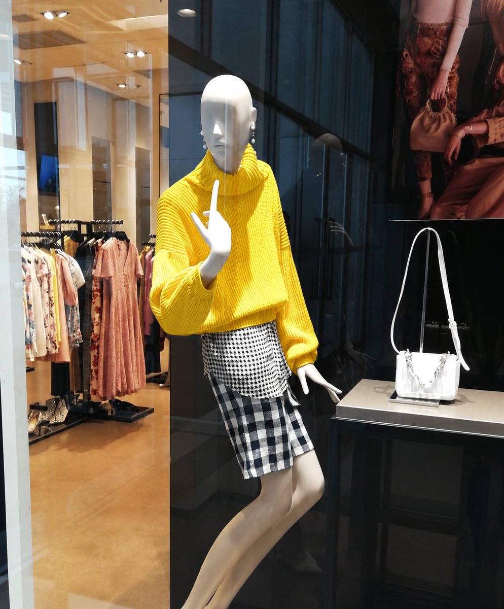 Binance_intern's tweet photo. drop the funniest mannequin you've ever seen 👇

me first: https://t.co/b6mpFpa4I9