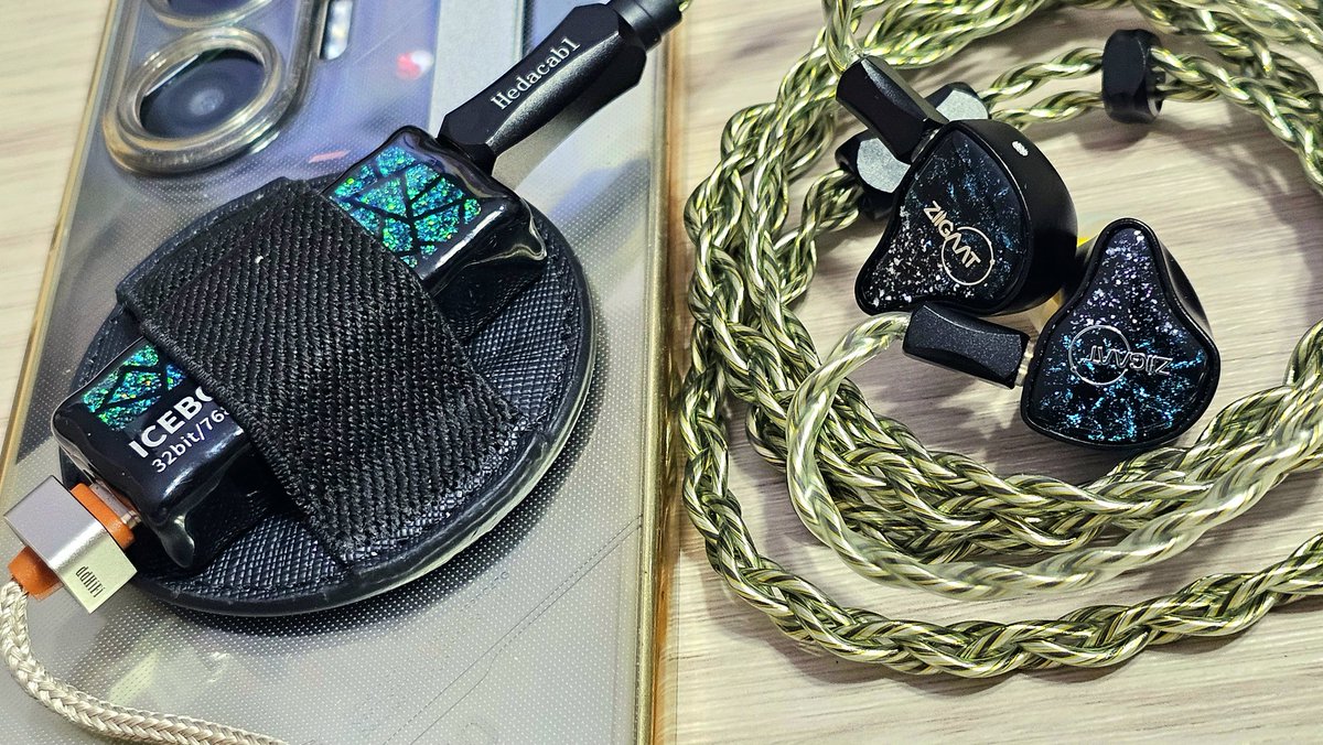 皆様こんばんは🌌 今夜のお供は IEM ➠ ZiiGaat Odyssey2 CABLE