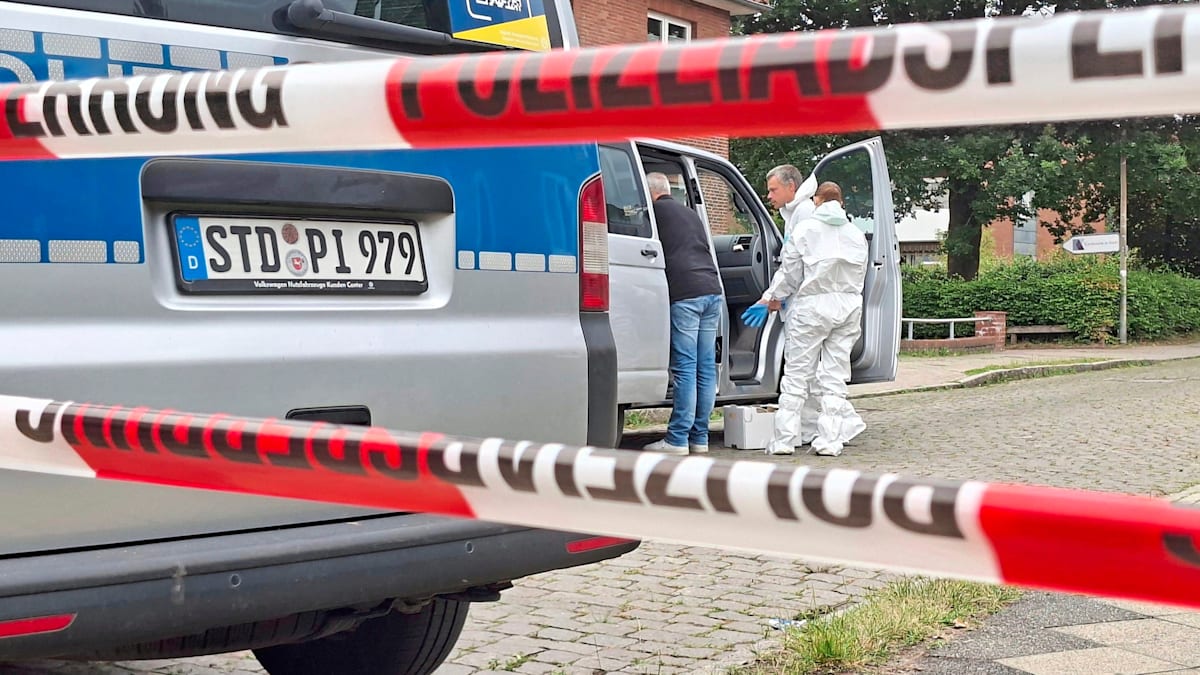 welt's tweet photo. Staatsanwaltschaft äußert sich zum Stand der Ermittlungen – kein Haftbefehl gegen Frauen https://t.co/qP2c1u0Z6Y https://t.co/TBHjufcnrc