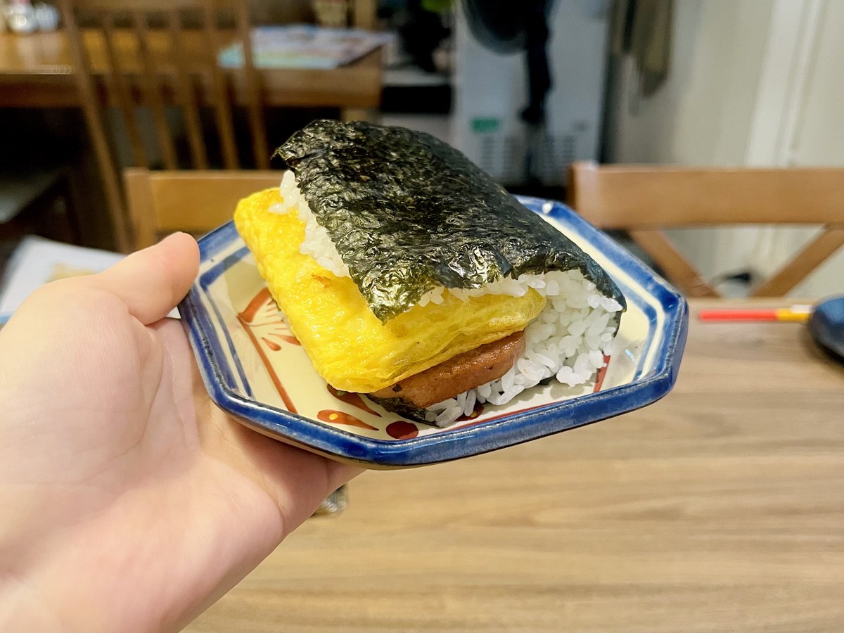 seinanana's tweet photo. 久しぶりに「琉球酒盛ちむちむ」さんで週末ランチ🍴
ここランチタイムが17時までなのが助かる〜🫶🏻
いつものナスのアンダンスー定食、食べ応えあってお腹いっぱい😘
タコスとポーたまも頼んだんだけど、タコスが！！！今まで食べたタコスの中で1番美味しかった！！！
何でだろ？チーズの旨みかな？ https://t.co/u6ItNDXCOh