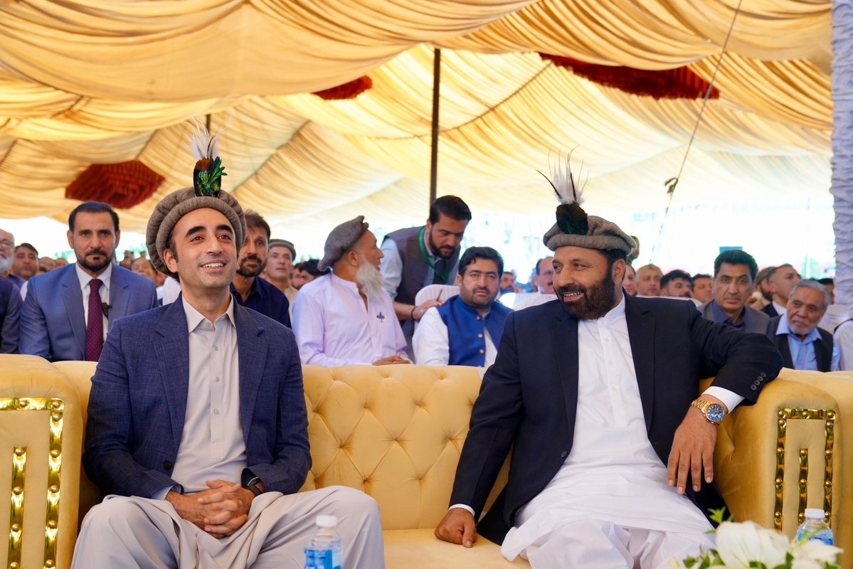 MediaCellPPP's tweet photo. چیئرمین پاکستان پیپلز پارٹی بلاول بھٹو زرداری کی نومنتخب وزیراعلی گلگت بلتستان کی تقریب حلف برداری میں شرکت
@BBhuttoZardari https://t.co/Spnf1cBhPC