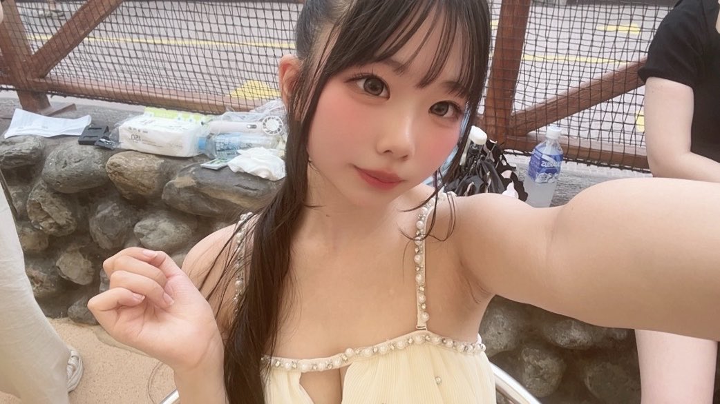 GO98qd's tweet photo. またもや16歳グラビアアイドル✨
話題の新星現る‼️

高校2年生16歳 最年少！！👀
柊羽夏ちゃん！

#柊羽夏
#グラビア
#jk https://t.co/Ab9dSYOtca