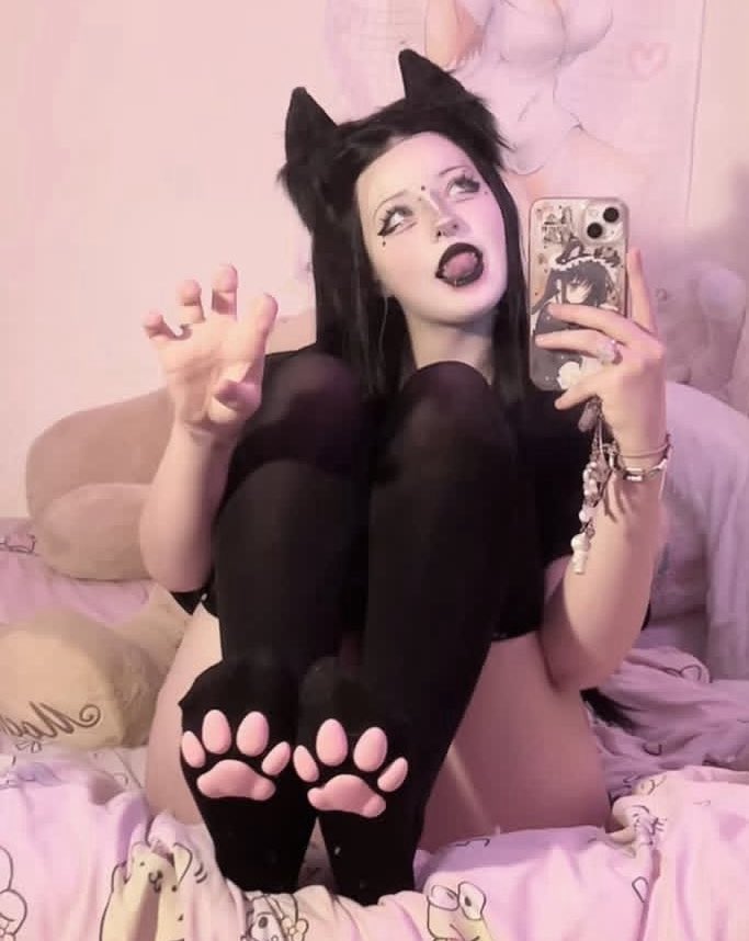 Sasm0mmy's tweet photo. Sas
21
Dms open
Might drain your wallet if i feel like it
Alt model
I have a million different outfits
Call me a goth and i 🔪 u
Dont be boring or i will ignore u https://t.co/9d5WjMFWfh