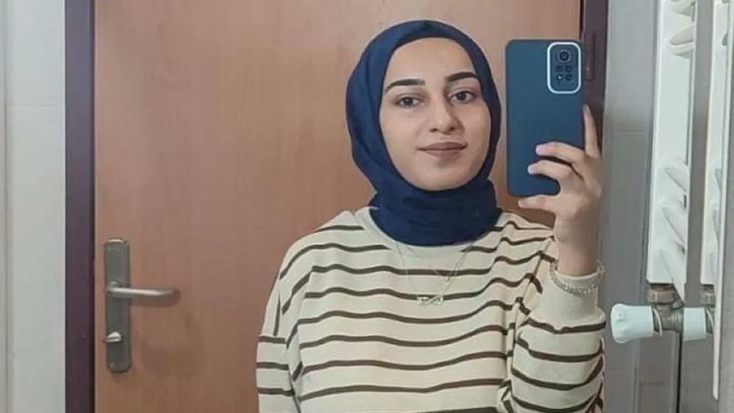 avkrblt's tweet photo. Rojin Kabaiş dosyasını incelemeye devam ediyoruz.

Olayın Cinayet olduğu NETTİR.

Bu aşamada bir kısım toplanan ve toplanacak delilleri paylaşmamız soruşturmaya zarar verir.

An itibari ile bizde oluşan kanaat; Rojin, telefonun bulunduğu Bardakçı köyü sınırına çağırılıyor.
Kaçırıldıktan veya  öldürüldükten sonra araçla Mollakasım köyü yakınlarına götürülüp bir tekneye ceset konulduktan sonra Van gölüne atılmıştır.

Rojin'in cesedi bulunduktan bir kaç gün önce göle atılma ihtimali çok yüksek.

Çalışmalarımız devam ediyor .

Katiller mutlaka bulunacaktır.
