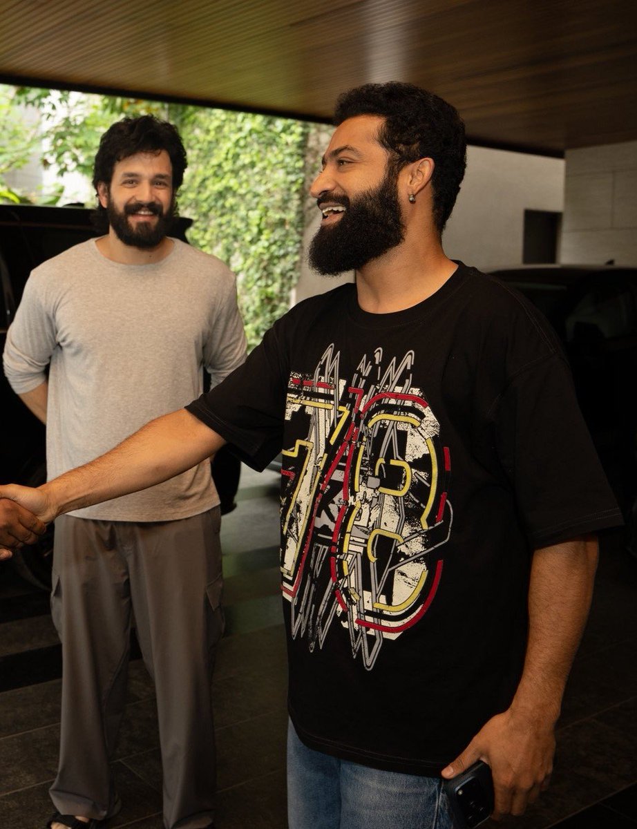 Sai_Mohan_999's tweet photo. LUGER @tarak9999 Look 👌🥰🔥. https://t.co/CeRx14Lw6K