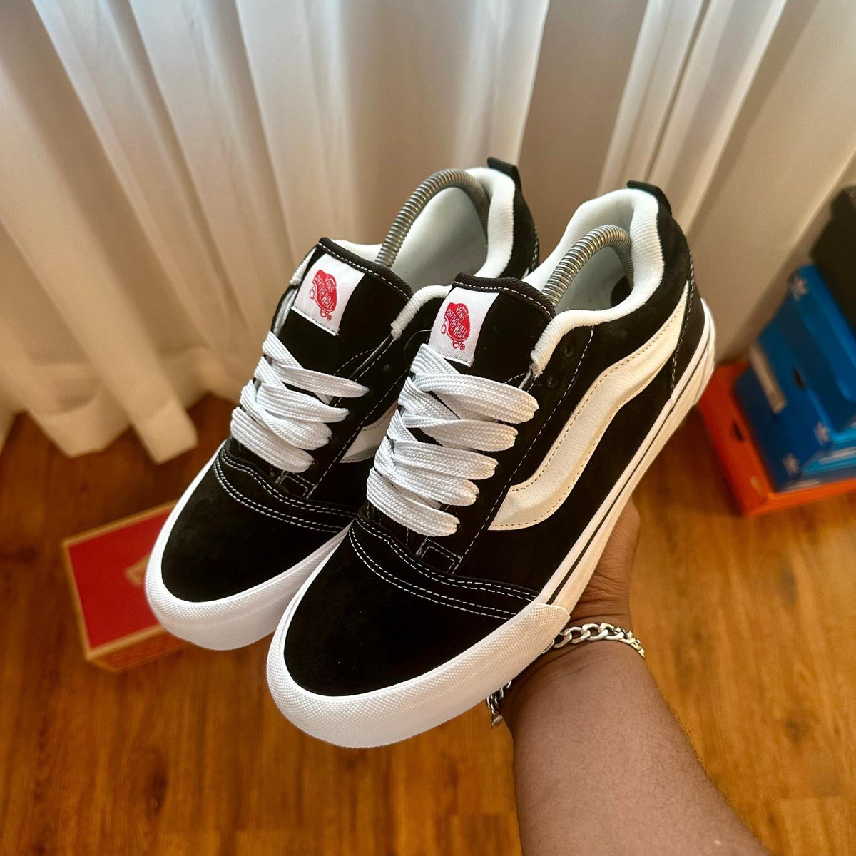 _E_vonn's tweet photo. Vans Knu Skool Black/White 🖤/🤍

57,000 naira (40-44)
✨FREE DELIVERY NATIONWIDE✨

pleaaseee RETWEET🥹🙏🏾🙏🏾🙏🏾 https://t.co/luuZ3f9EFu