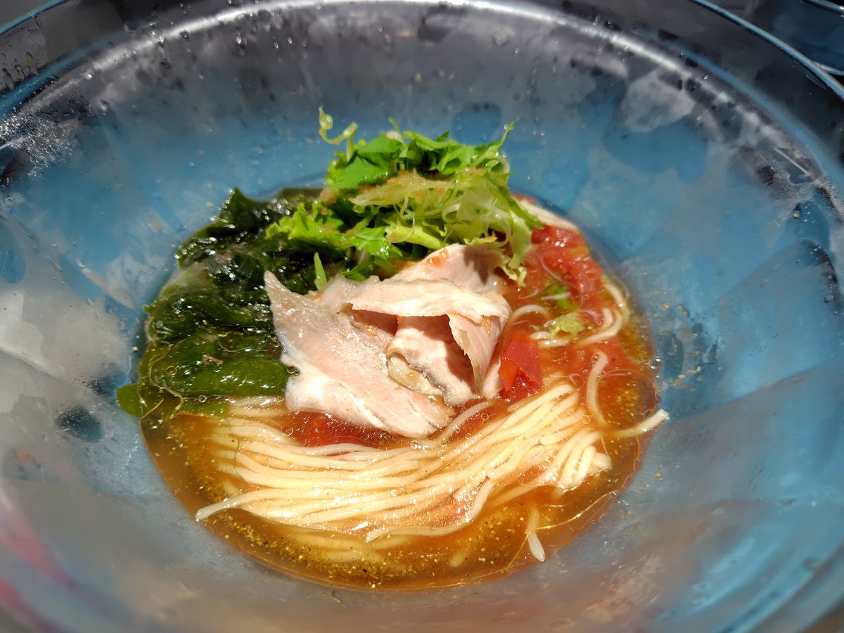 ayapon8787's tweet photo. 🌟🌟🌟noodle art gallery Ryota Tezuka🌟🌟🌟
TOMATO冷彩少なめ
和山椒オイルに変更
猿島ワカメ

和山椒オイルが合うとのことで、変更。
なんという爽やかさ！ワカメと🍅との相性もよく最高💞
猿島ワカメはご店主の地元の漁師さんからの買付けとのこと😆新鮮ですごーく美味しい。ごちそう様でした🙇 https://t.co/XKO9R9Lqah