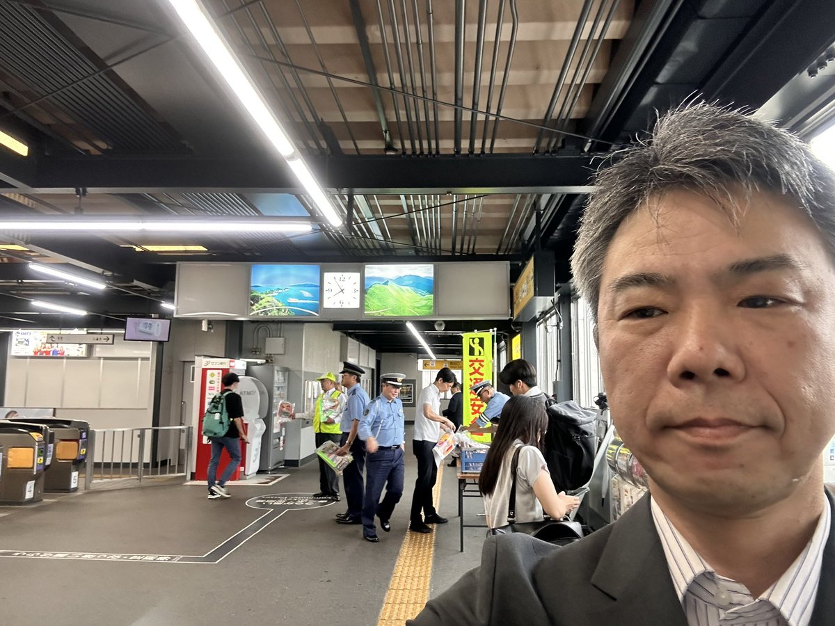 je6427's tweet photo. 夏の交通事故防止期間が、7月1日〜31日まで行われています。今朝（7月6日）、#近鉄国分駅 の改札口で、街頭キャンペーンに参加させていただきました。 https://t.co/Wz45NnQmpR
