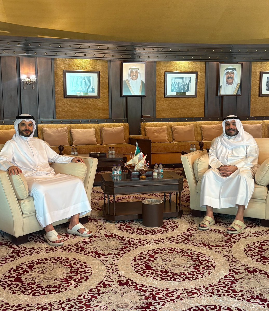 BahrainEmbKSA's tweet photo. التقى سعادة الشيخ علي بن عبدالرحمن بن علي آل خليفة، سفير مملكة البحرين لدى المملكة العربية السعودية الشقيقة، سعادة الشيخ صباح ناصر صباح الأحمد الصباح، سفير دولة الكويت الشقيقة لدى المملكة العربية السعودية، وذلك بمقر سفارة دولة الكويت في الرياض. https://t.co/1fTXbdEGTP