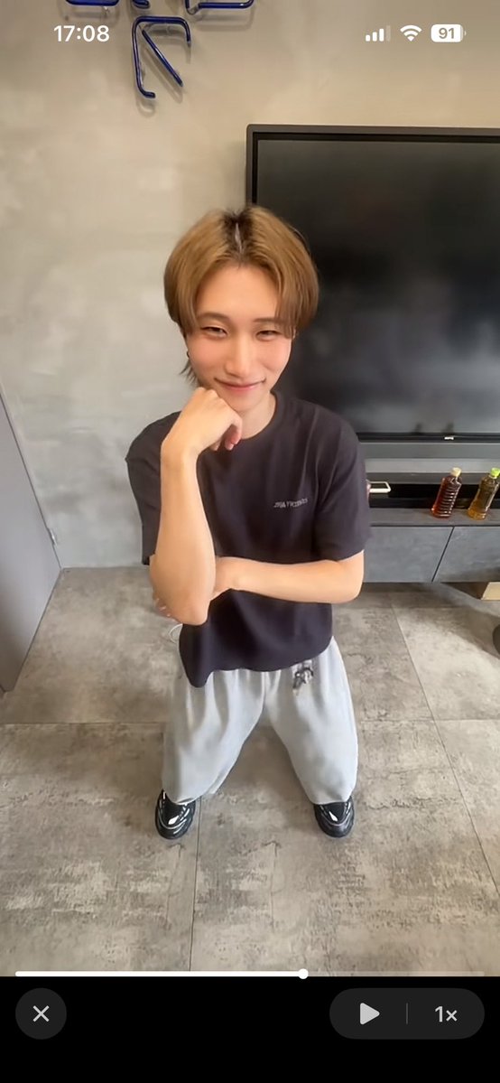 fnpx__'s tweet photo. เห้อ ชอบอะ เท้าคางน่ารักทุกคนเลย https://t.co/rLYu0KzT5N