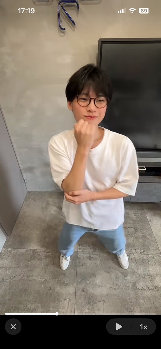 fnpx__'s tweet photo. เห้อ ชอบอะ เท้าคางน่ารักทุกคนเลย https://t.co/rLYu0KzT5N