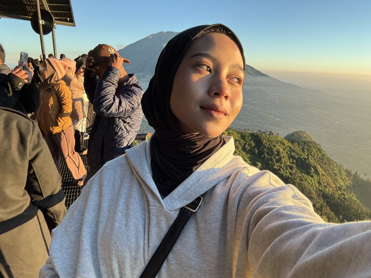 aynnatt03's tweet photo. Gabisa move on plis ajak kesini lagi😭🤏🏻 https://t.co/70PUjKL4yd