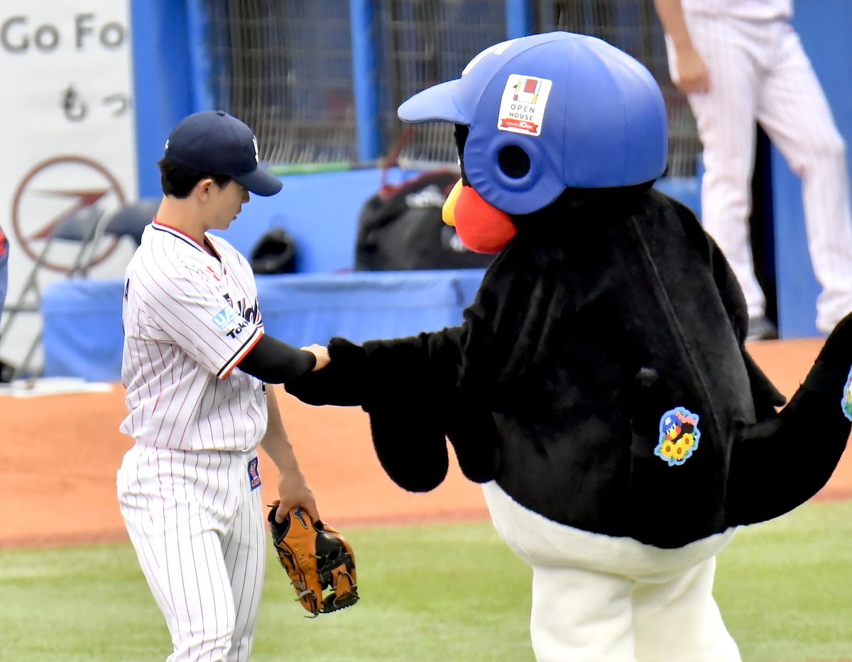 visiyuni3316's tweet photo. 明日からビジター6連戦💪🏻
無理せずとは思いつつ…
壮真くんはしっかり前を向いていると思うので、これからどんどん調子上げてくれることを信じてるよ〜！！
応援あるのみ🍀

#内山壮真 #つば九郎 https://t.co/R9HYLALMeb