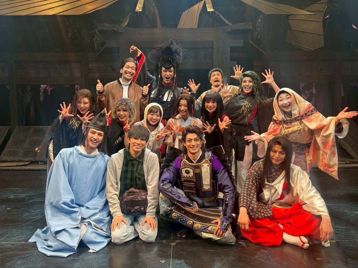 okomekudasai_'s tweet photo. 悪童会議 ミュージカル 「夜曲〜ノクターン〜」

全公演終了しました！
⁡
オーディションから本番期間まで本当に学びが多く、こんなにもお芝居のことだけを考えて生きた日々は初めてでした。
正直、私がサヨちゃんで本当に良かったのかなあ、、、と悩む日も少なくはありませんでしたが、たくさんの方に届けることができて私の中で成仏することができました！！！
全公演が終わり、今本当にロスでございます！！
こんなに素敵な役、作品に出会えて幸せでした！
ご観劇頂いた皆様、応援してくださった皆様本当にありがとうございました！
⁡
それでは、さよならではなく
おやすみなさい。
⁡
サヨ役　月山鈴音
⁡
#ミュージカル夜曲 #悪童会議