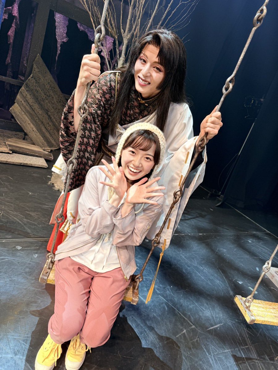okomekudasai_'s tweet photo. 悪童会議 ミュージカル 「夜曲〜ノクターン〜」

全公演終了しました！
⁡
オーディションから本番期間まで本当に学びが多く、こんなにもお芝居のことだけを考えて生きた日々は初めてでした。
正直、私がサヨちゃんで本当に良かったのかなあ、、、と悩む日も少なくはありませんでしたが、たくさんの方に届けることができて私の中で成仏することができました！！！
全公演が終わり、今本当にロスでございます！！
こんなに素敵な役、作品に出会えて幸せでした！
ご観劇頂いた皆様、応援してくださった皆様本当にありがとうございました！
⁡
それでは、さよならではなく
おやすみなさい。
⁡
サヨ役　月山鈴音
⁡
#ミュージカル夜曲 #悪童会議