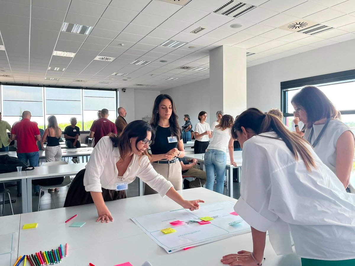 CSM_DID's tweet photo. @InsideAct_eu arriva in Toscana!
Il 25 giugno, oltre 60 partecipanti si sono ritrovati al Design Campus di Calenzano per il primo talk su immersività e innovazione, seguito da un workshop di co-progettazione sul profilo dell'Immersive Storytelling Designer.
#ErasmusplusINSIDEACT https://t.co/y8ZXIyn5vz