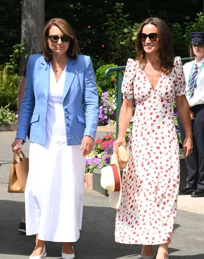 RoyallyBelle_'s tweet photo. Carole Middleton and Pippa Matthews are attending #Wimbledon today! 

They look so good 🤍 https://t.co/8njWN5Qlhg
