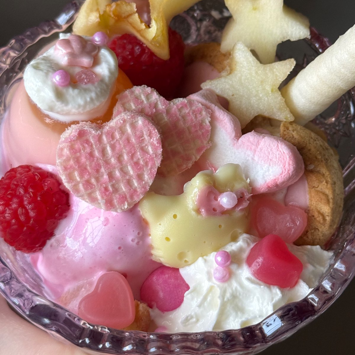 ace_elliee's tweet photo. A strawberry parfait for my mommy!!!! ˙˚ଘo(∗  ❛ั ᵕ ❛ั )੭່˙ 
It kinda got messed up REALLY quickly cuz of how hot the weather is, but.. I tried my best ૮₍ ˃ ⤙ ˂ ₎ა https://t.co/BhR2u8NuvQ