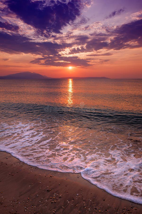 WP255's tweet photo. Happy Monday Friends. Let’s do our best to make it a great start to the week The art of being happy incorporates the ability to see the beauty everywhere and to be able to enjoy simple things. Start your Monday with this art.” – Anonymous. https://t.co/E7x3A7TzmO