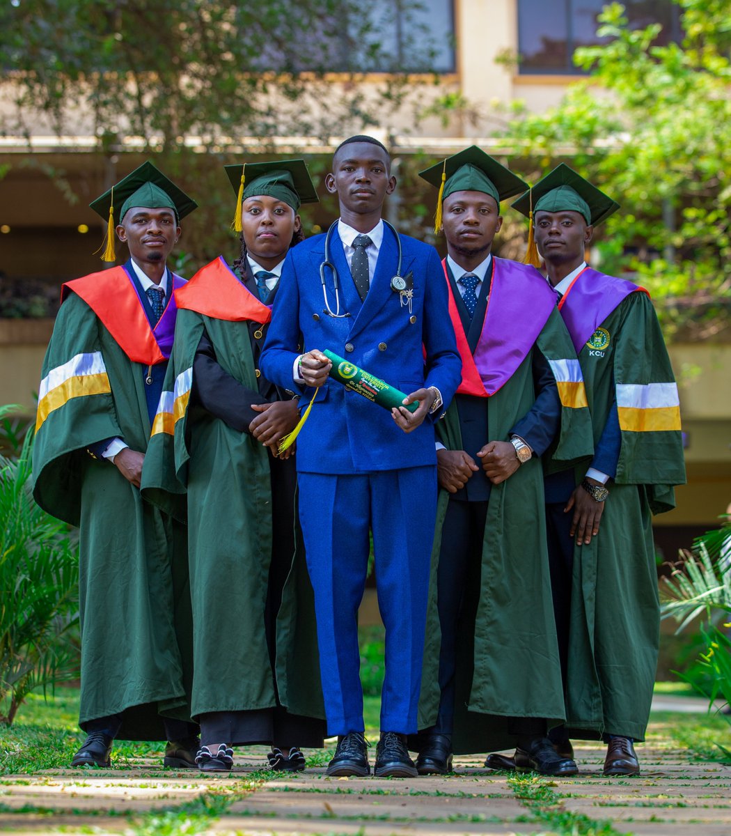 paulniyigaba92's tweet photo. Bachelor of Medicine and bachelor of surgery 🥼🩺

Thank you Lord 🙏
@6thgraduationceremony https://t.co/4e9lxhHpr2