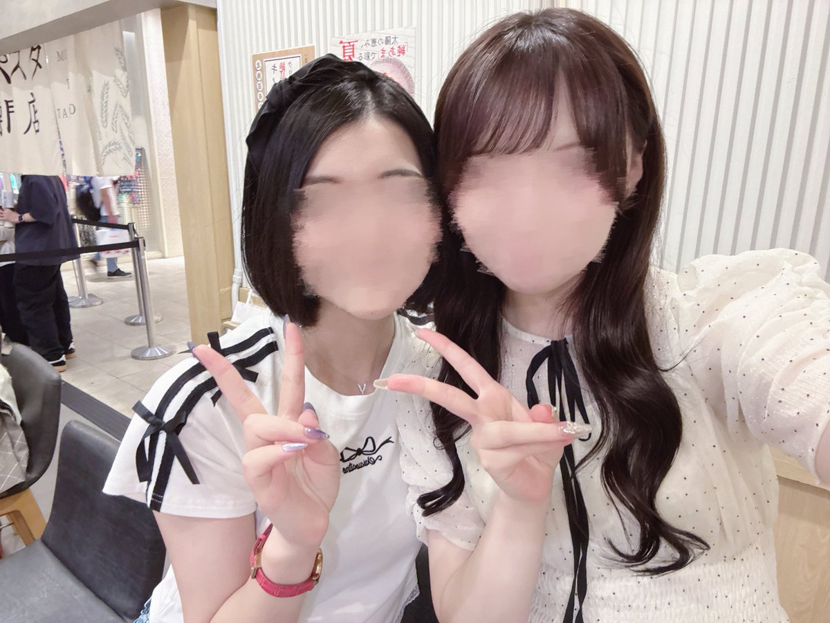 grcjkiy's tweet photo. お互いにお互いのジャンルのオタクに擬態してきたദ്ദി ˃ ᵕ ˂ ) https://t.co/B8Z5gDcIDZ