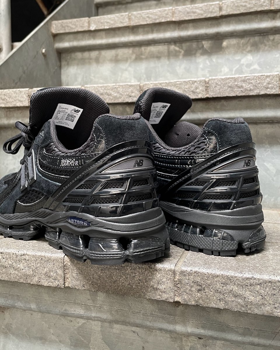 fullress's tweet photo. New Balance U1954 3VU “Triple Black” (ニューバランス) [U19543VU]が、国内 2026年 7/18 発売！

・the-apartment web抽選 7/16 23:59 まで

https://t.co/NYqRPcVrhT https://t.co/BESVcpjiCh