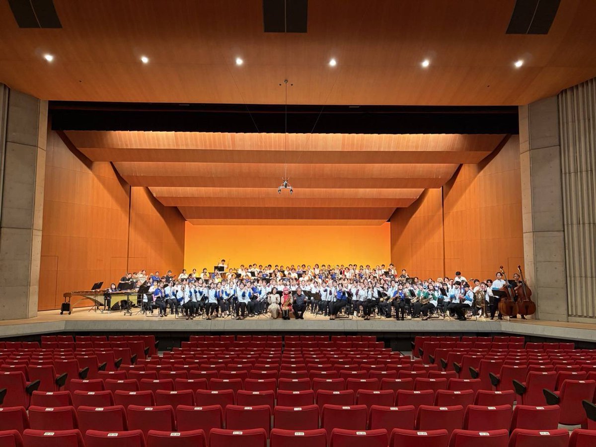 yubbnet's tweet photo. 【ジョイントコンサート】
山大・県大・学芸大・芸短大・周公大の5大学が集まって、総勢170人を超える演奏会でした！ゲストにはユッコ・ミラーさんをお招きしました🎷💖
たくさんの方々に、さまざまな面でサポートしていただきました。本当にありがとうございました。
#山大吹奏 #吹奏楽 #山口市 https://t.co/x7UR4StjVw