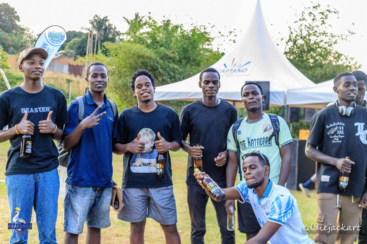 Kyenyinifc's tweet photo. A happy Monday afternoon to you all
Ekyintu kyo ni Kyenyini 

#Kaggwaleague https://t.co/FzwrwfwdVF